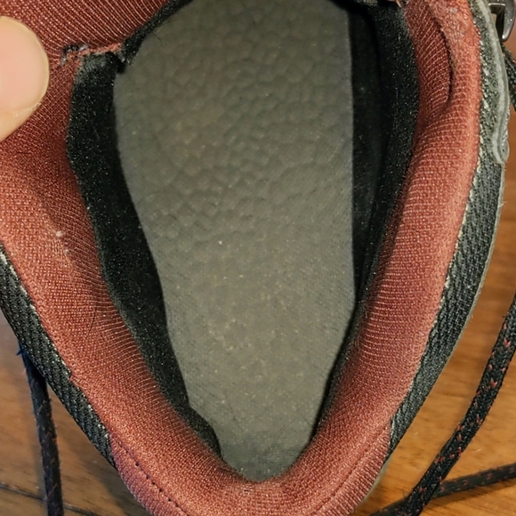 Chaco men's size 11 hiking boots - Picture 6 of 6